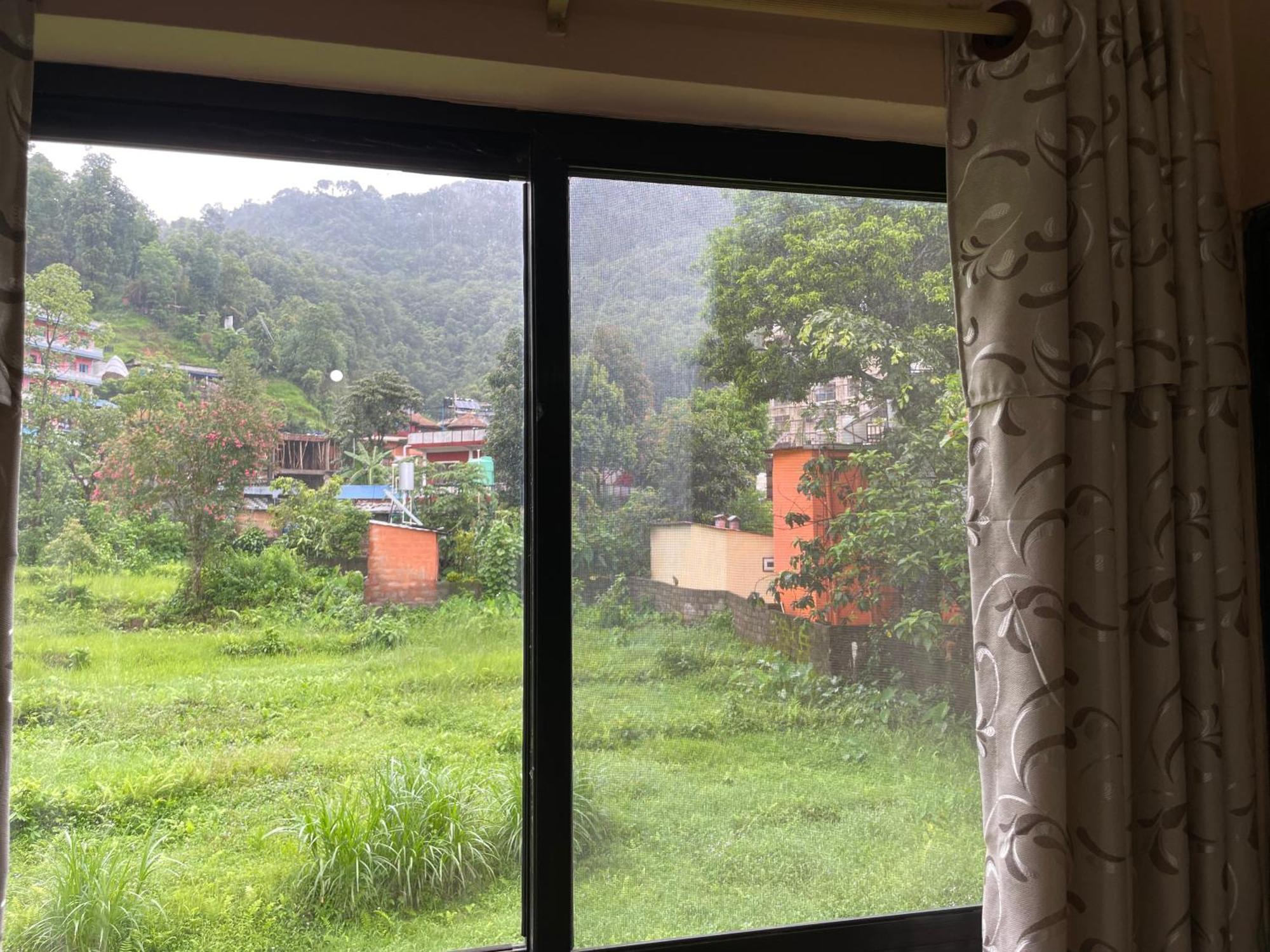 Yuriko Guest House Pokhara Zewnętrze zdjęcie