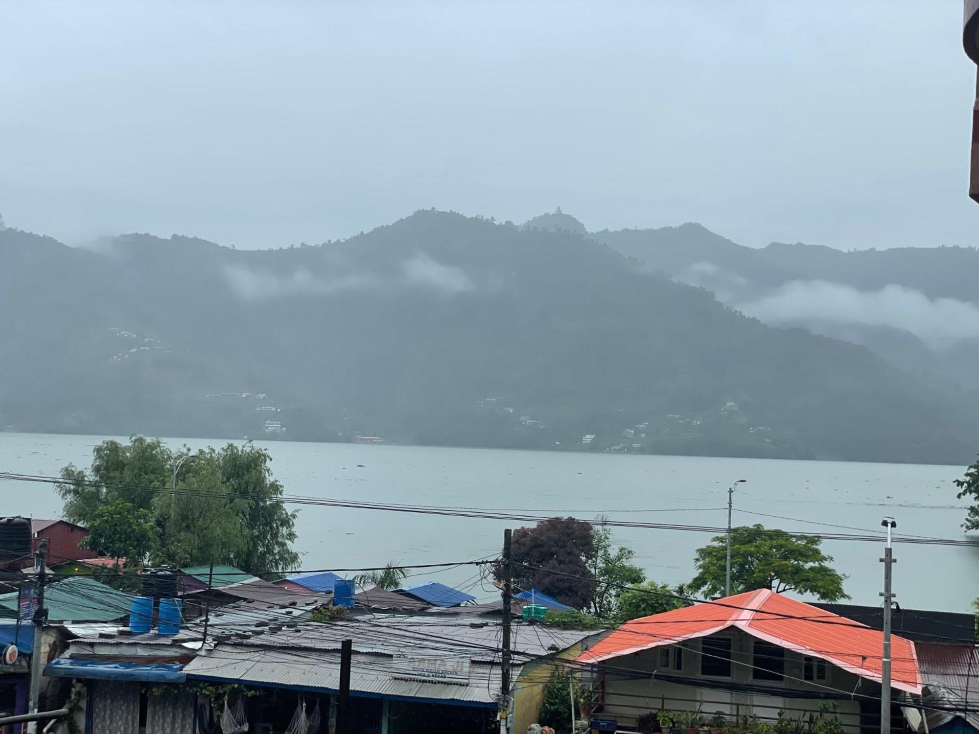Yuriko Guest House Pokhara Zewnętrze zdjęcie