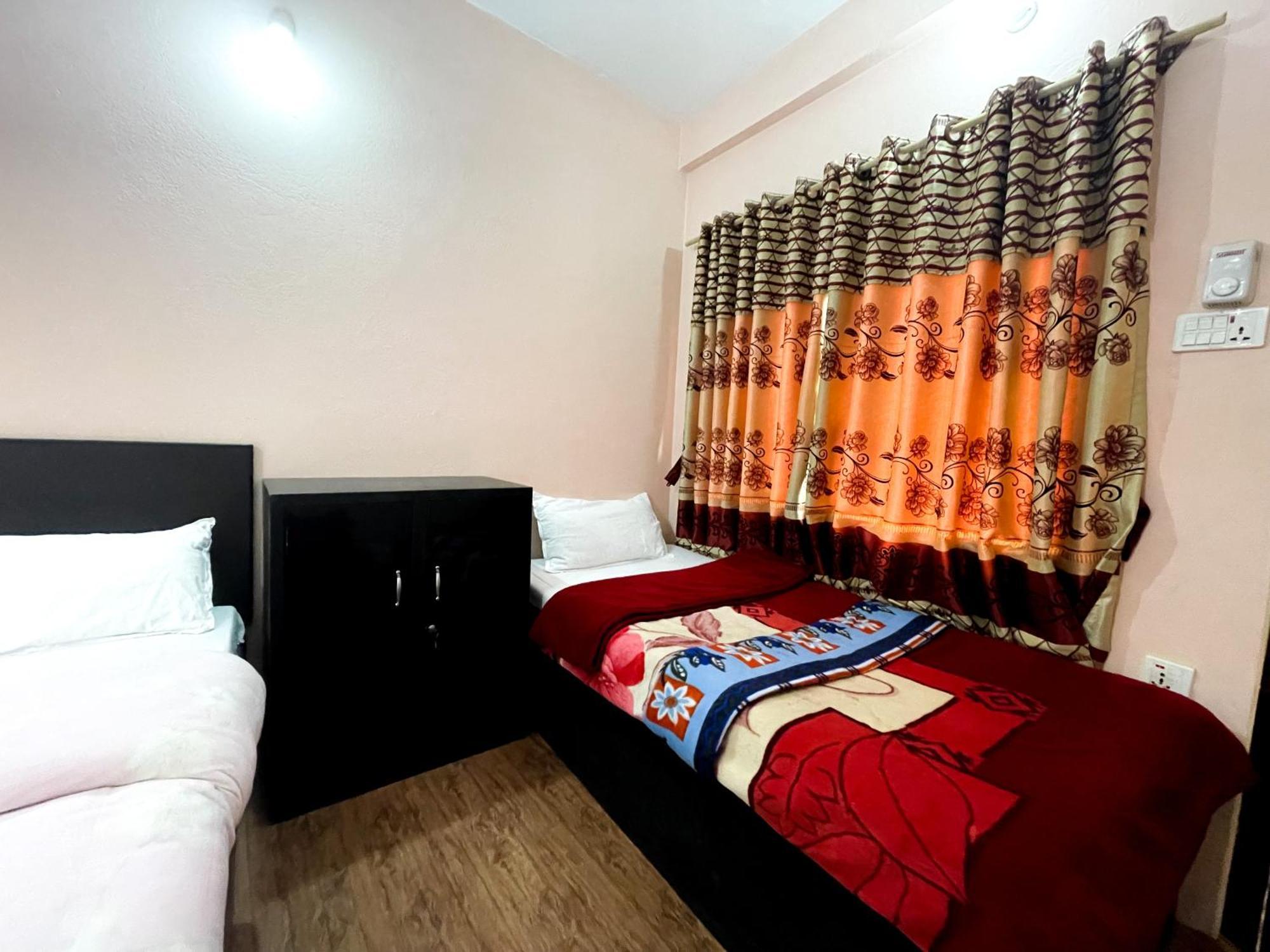 Yuriko Guest House Pokhara Zewnętrze zdjęcie